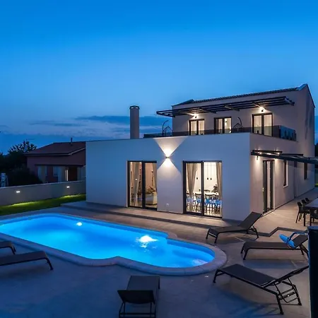 Villa Perle Póla